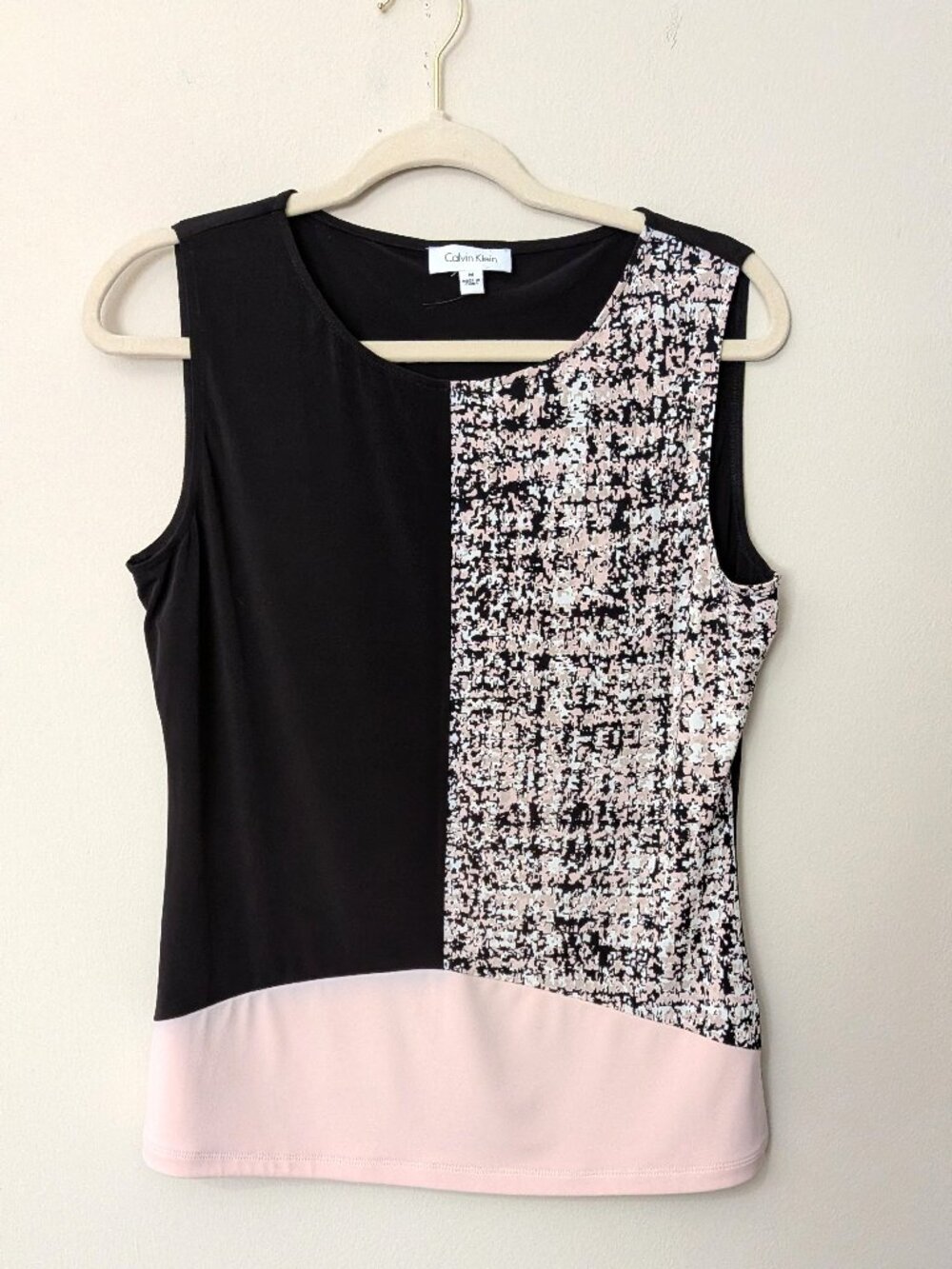 Calvin Klein Women’s Sleeveless Black/Pale Pink Colorblock Top – Size Medium